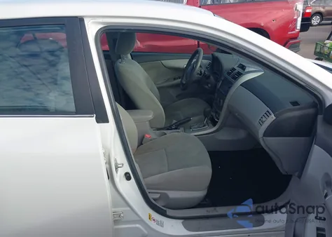 2013 Toyota Corolla Le z USA, uszkodzony, nr VIN 2T1BU4EE8DC013129